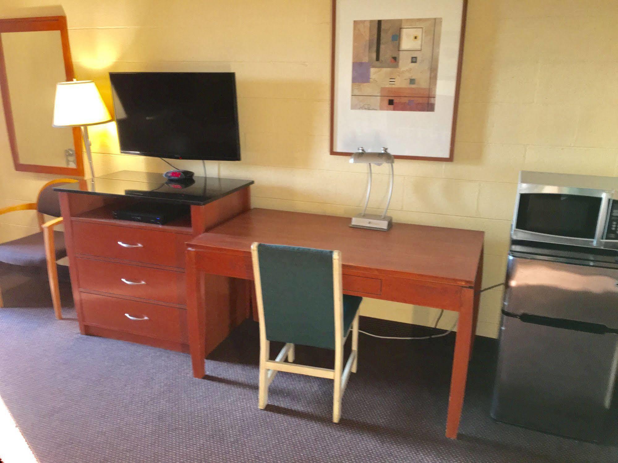 Town & Country Motel Livingston Buitenkant foto