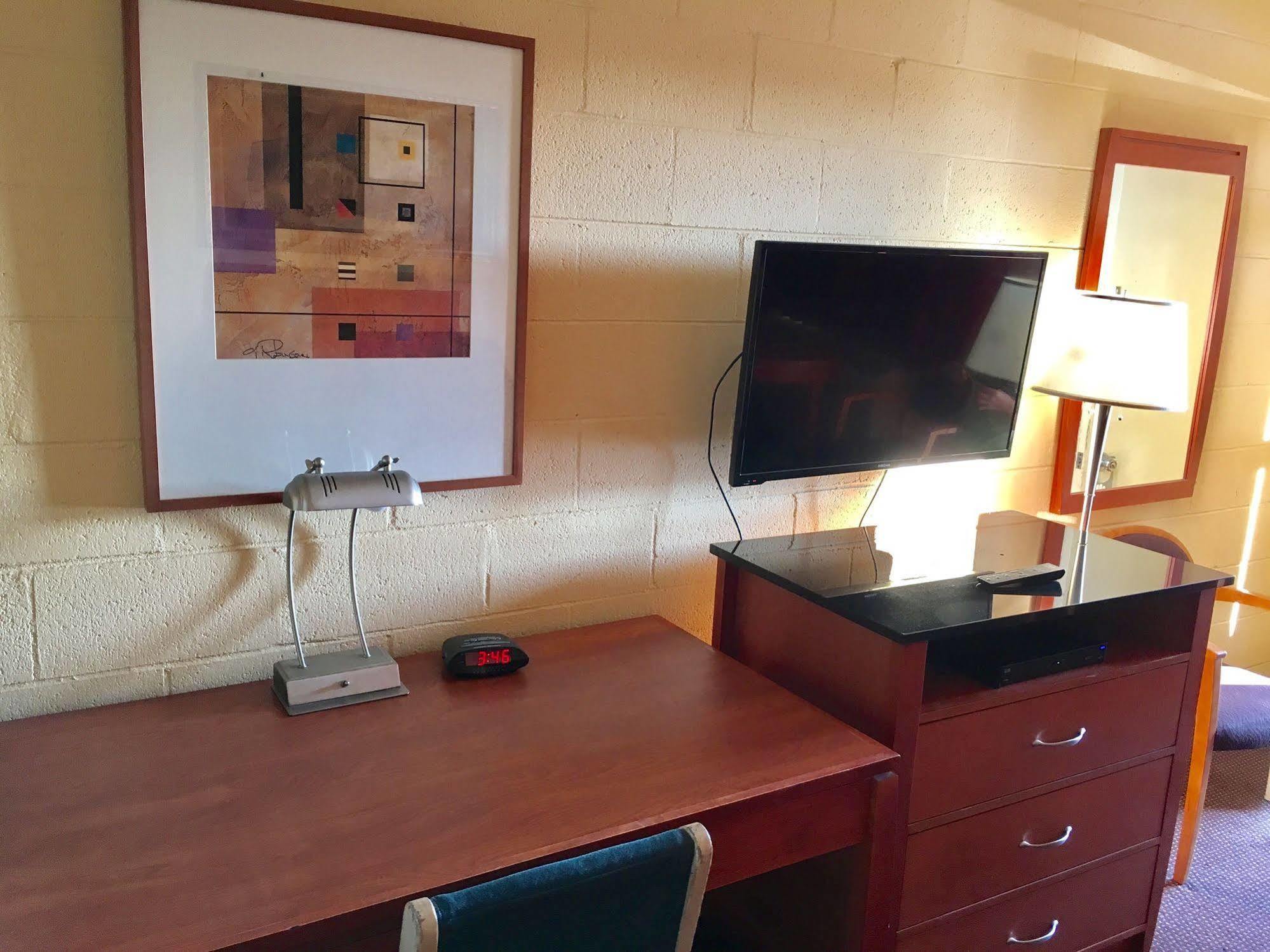 Town & Country Motel Livingston Buitenkant foto