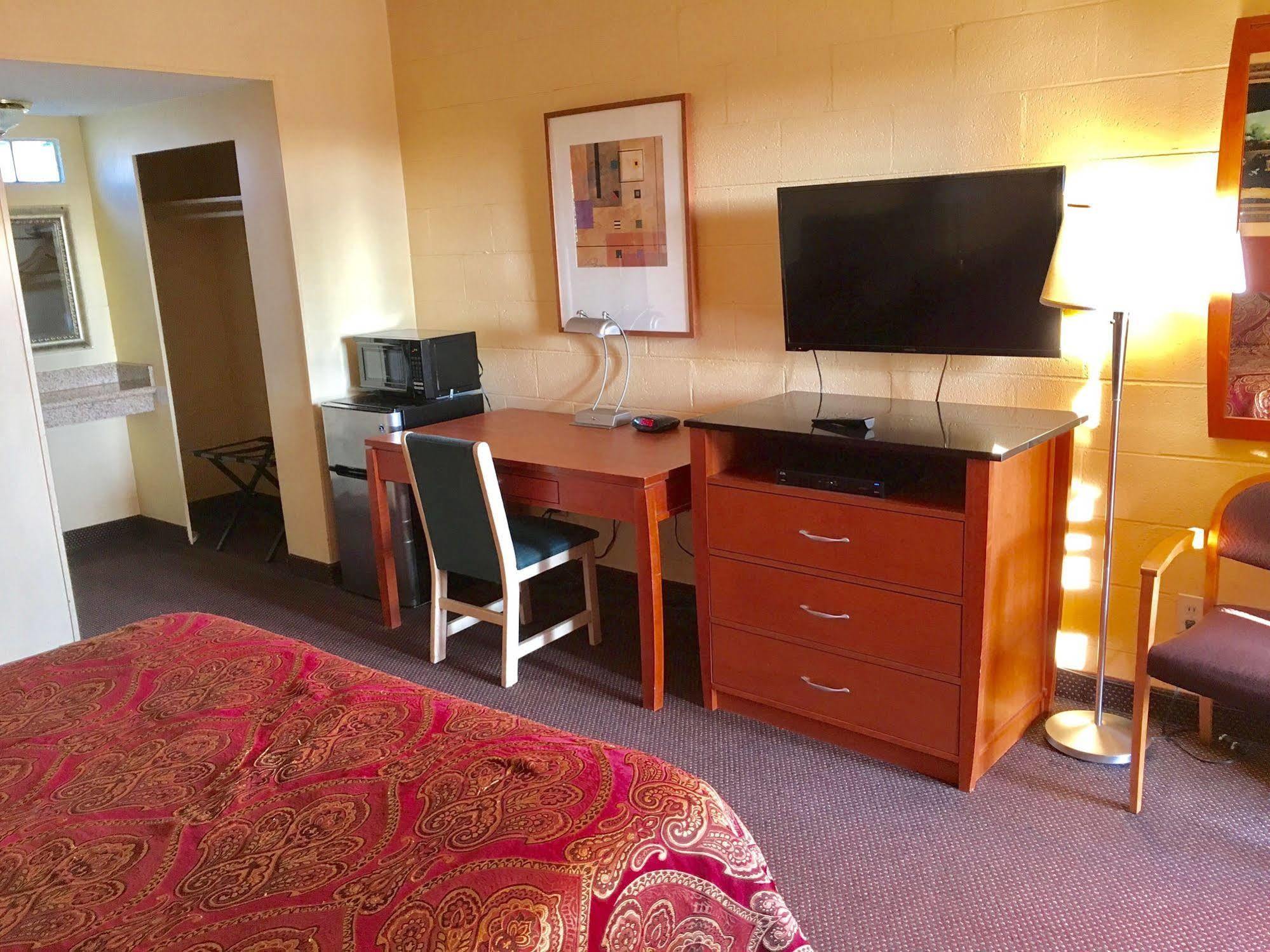 Town & Country Motel Livingston Buitenkant foto