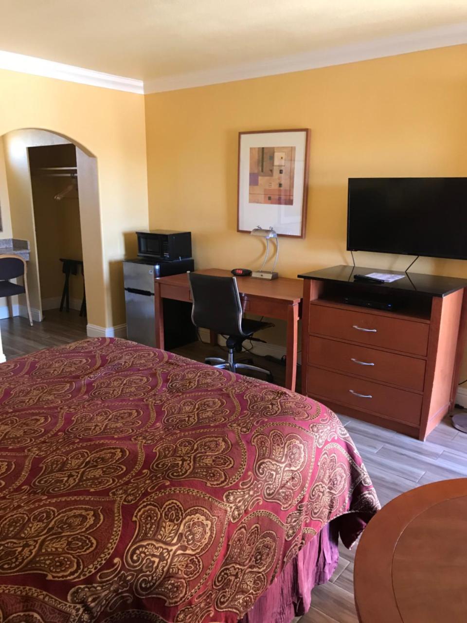 Town & Country Motel Livingston Buitenkant foto