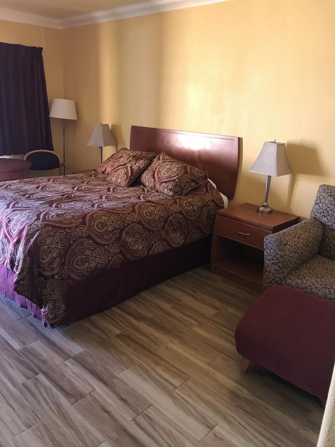 Town & Country Motel Livingston Buitenkant foto