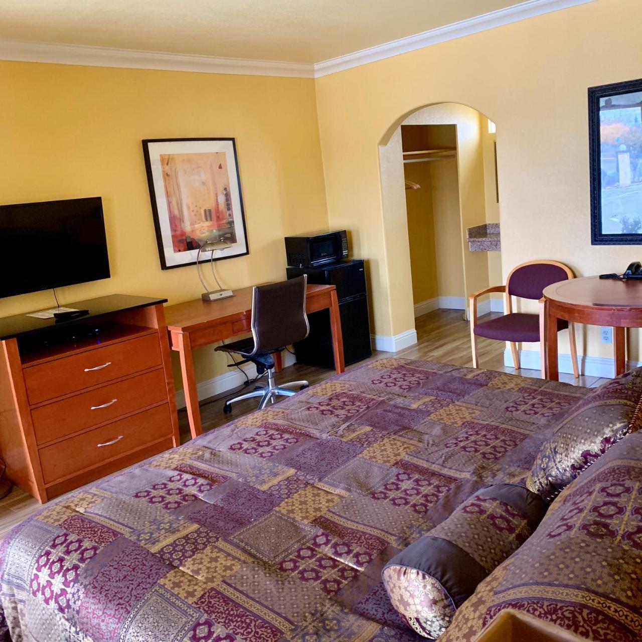 Town & Country Motel Livingston Buitenkant foto