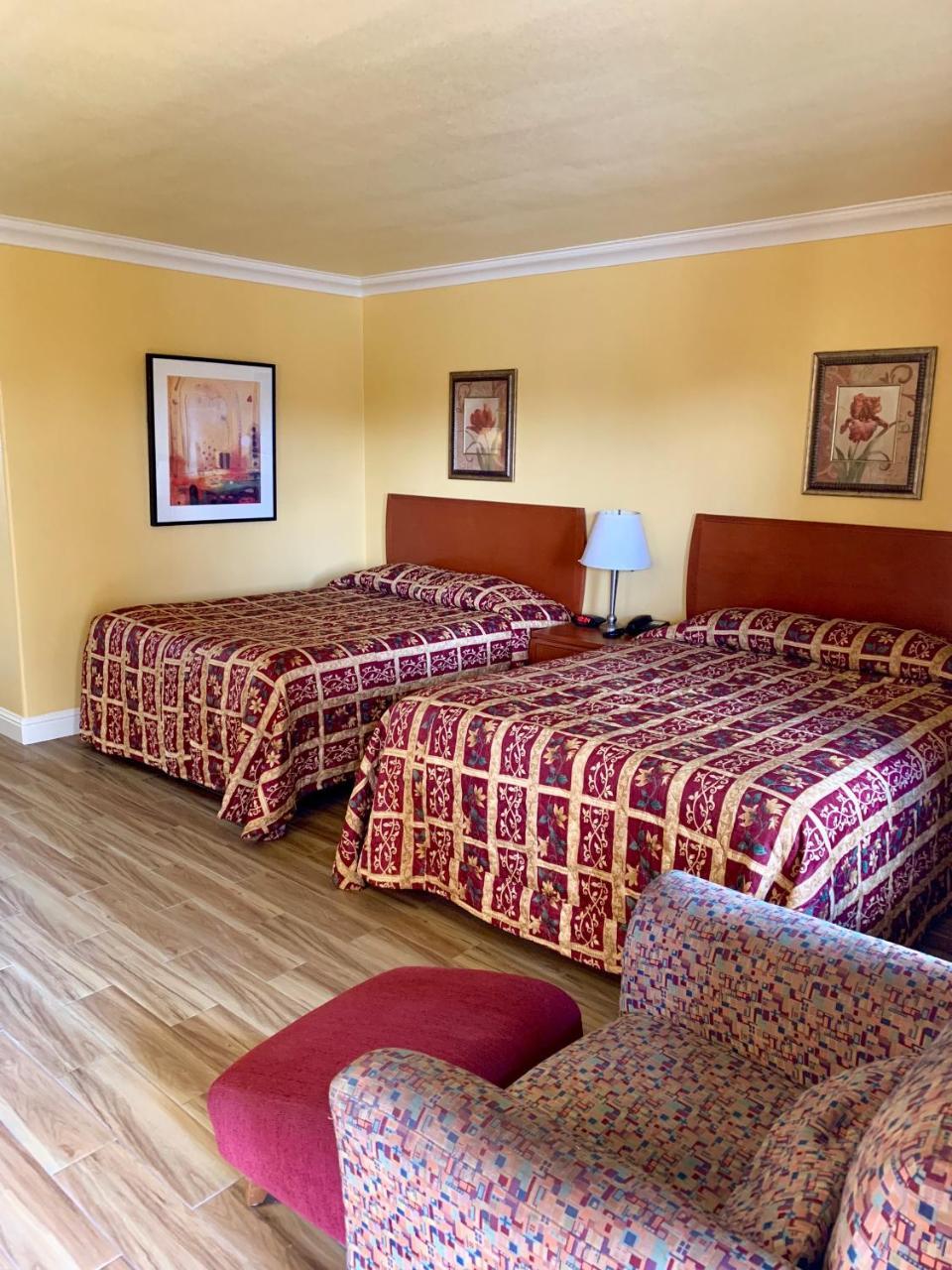 Town & Country Motel Livingston Buitenkant foto