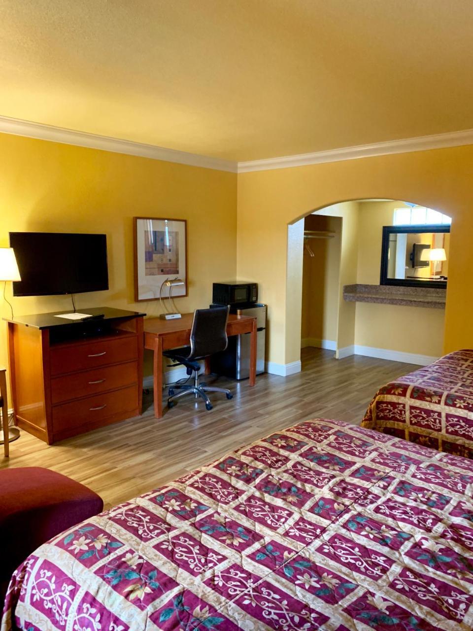 Town & Country Motel Livingston Buitenkant foto